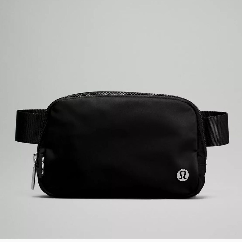 Lululemon everywhere belt bag NWT